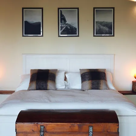 Nyaraló Ancient Monastery In The Lariani Mountains Cernobbio